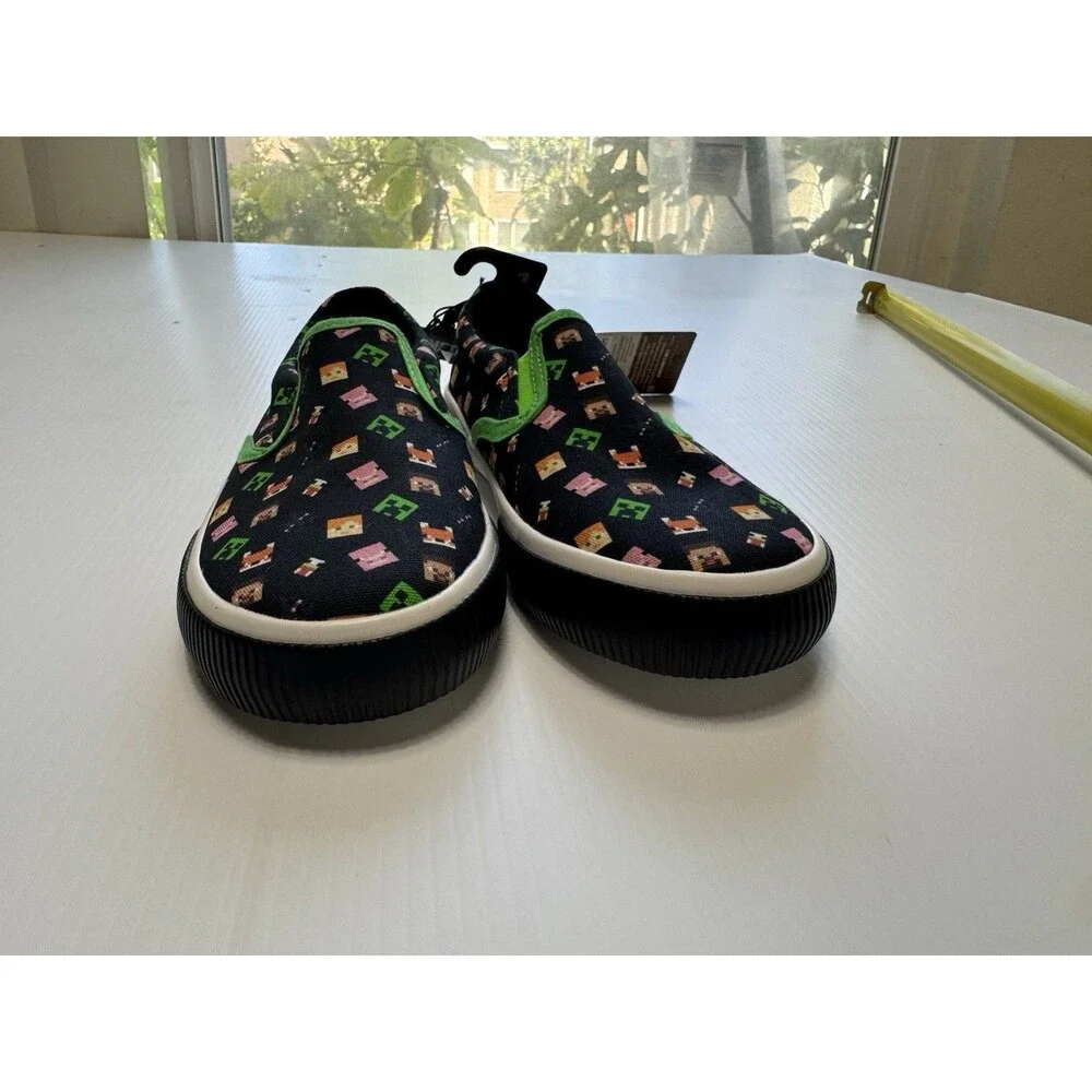 Minecraft Boys Slip On Shoes Black Creeper Print Size 1 New-Sneaker